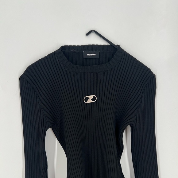 We11done Fitted Ribbed Knit Centre Logo Hardware Crewneck Sweater In Black - Picture 1 of 5